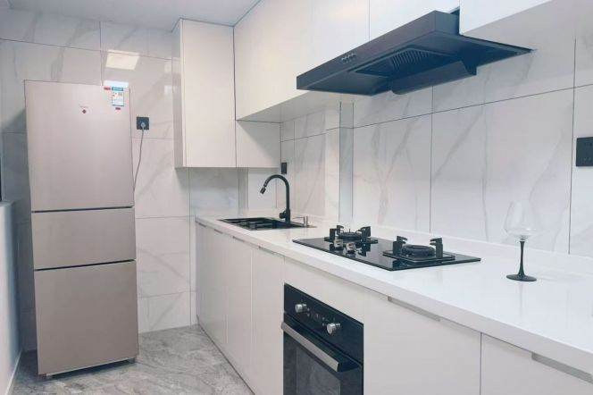 Lovely 2bedrooms elevator Apt +floor heating +central AC@L2/4Zhongshan Park