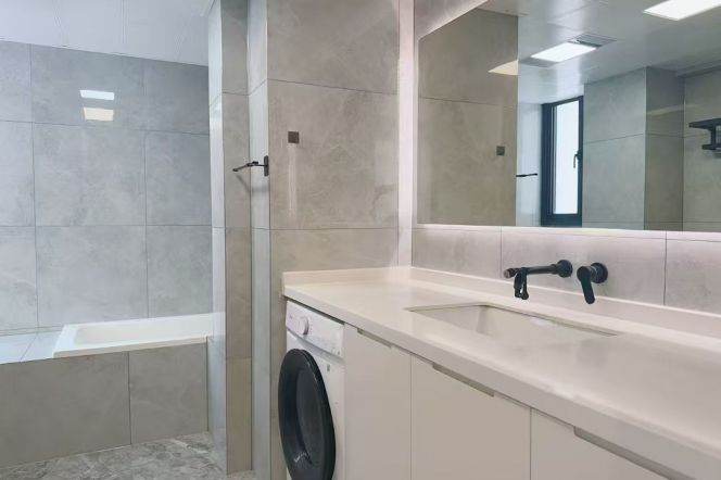 Lovely 2bedrooms elevator Apt +floor heating +central AC@L2/4Zhongshan Park