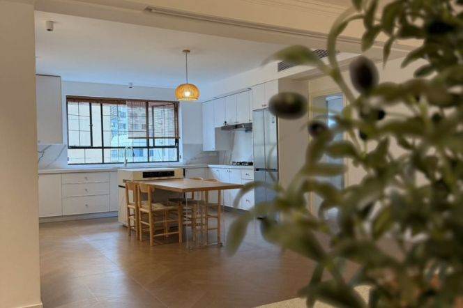 Zhongshan part spacious 4br2bt with good situation with 22k