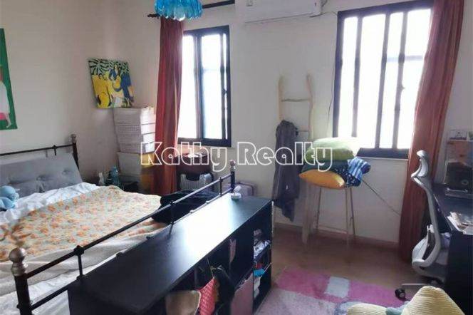 Very spacious 1 BR APT High ceiling Xintiandi 9.8k