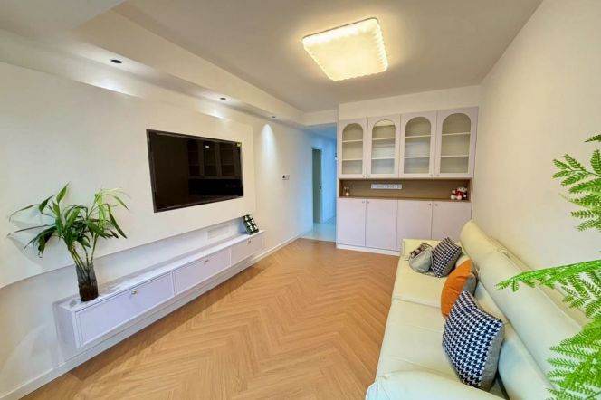 Brand New 1Br+1LR/ Loushanguan RD Sta M2/15/65sqm/5F/8.2K/CAC