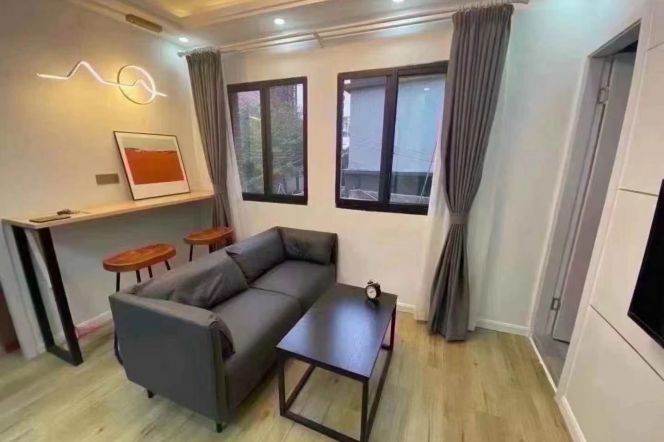 Cute & Good value 1Br  Hongqiao  rd Sta M 3/4/10   /2F/4.6K