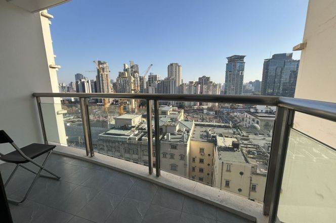 Super nice modern 4 br 22K cozy bright with big open balcony golden location M1/2/8 People Square 