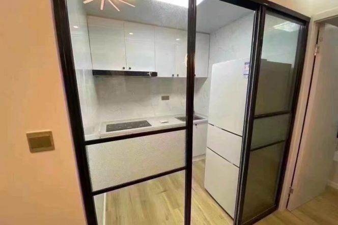 Cute & Good value 1Br  Hongqiao  rd Sta M 3/4/10   /2F/4.6K