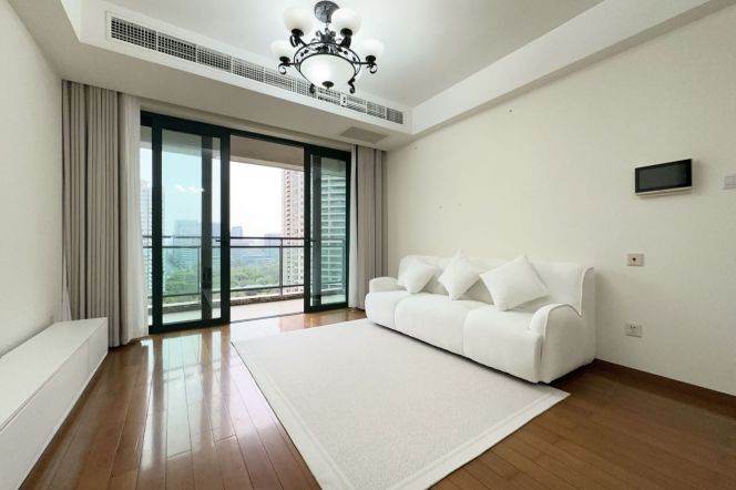 modern 2brs open balcony modern furniture near Su zhou river line 2,15 only  16.7K