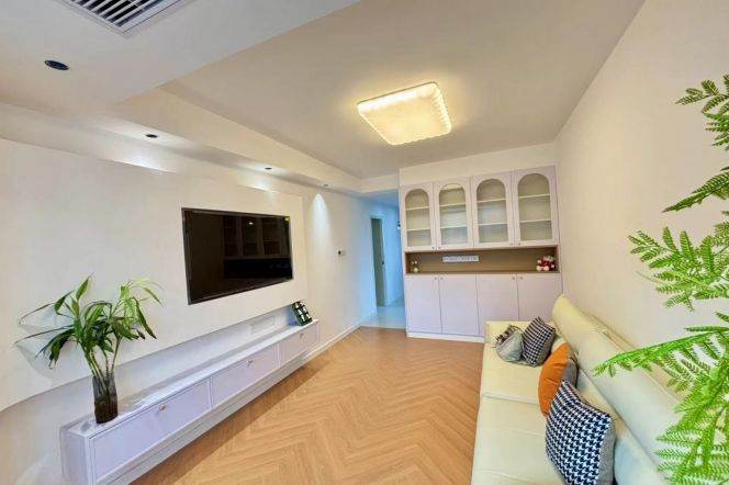 Brand New 1Br+1LR/ Loushanguan RD Sta M2/15/65sqm/5F/8.2K/CAC