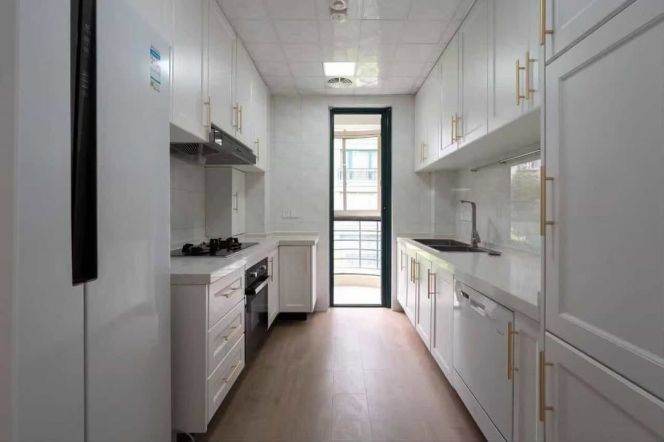 Short Term 4 br nice modern decoration good to share golden location M1/2/8 People Square 