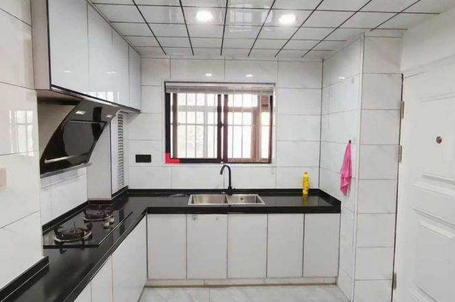 Zhongshan park 1br 1lr@L2/3/4,central AC/elevator/bright room