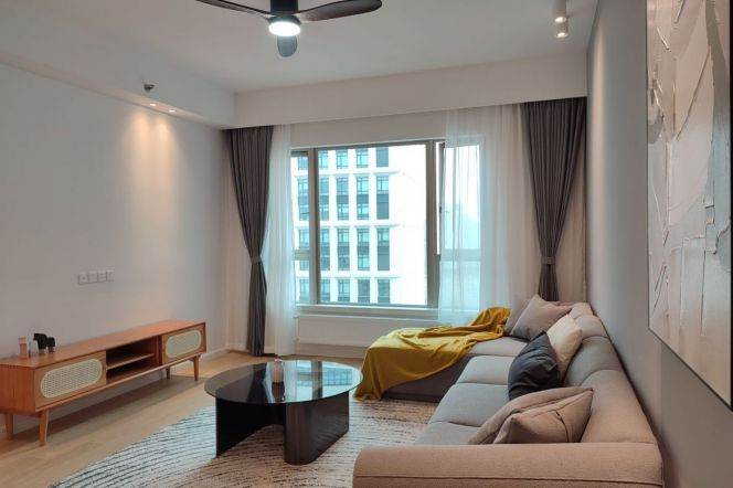 Elevator 3beds near Line 10/11 Jiaotong University St.