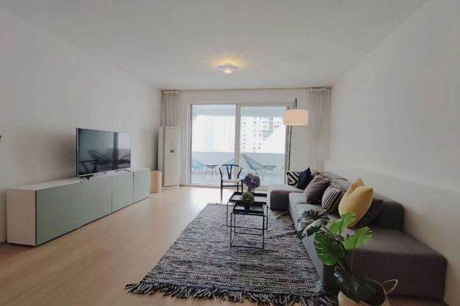 modern big 3brs floor heating open balcony near IAPM line 1,10,12 and Yong kang road