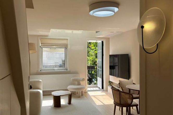 Xintiandi 1BR apartment with balcony