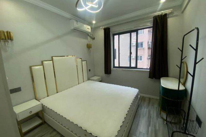 Spacious-near the Paris Spring-lift-shanxi North rd/Putuo area/L7/13