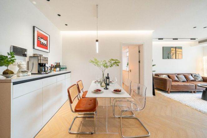 2Br ,Good lighting，Near   Louguanshan Road Station,Line 2