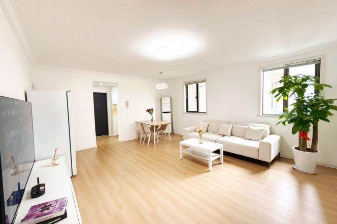 Just renovated nice modern 3  br super cozy & bright golden location M3/4/11/14 