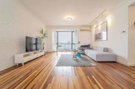 Decent 3Brs in The Summit