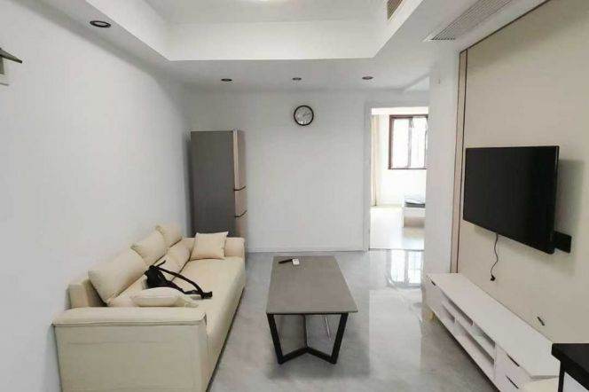 Zhongshan park 1br 1lr@L2/3/4,central AC/elevator/bright room