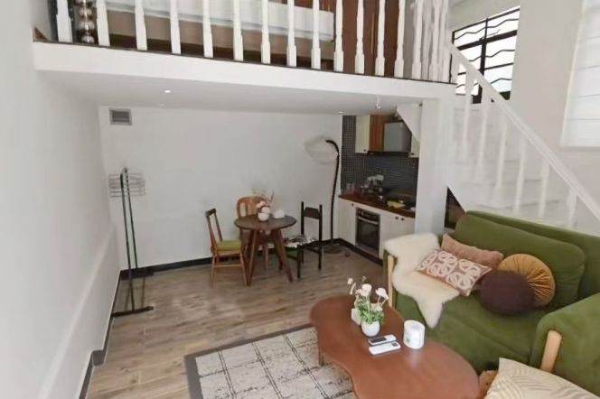 High-ceiling 1BR duplex / lovely yard / South Shaaxi rd