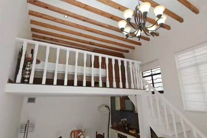 High-ceiling 1BR duplex / lovely yard / South Shaaxi rd