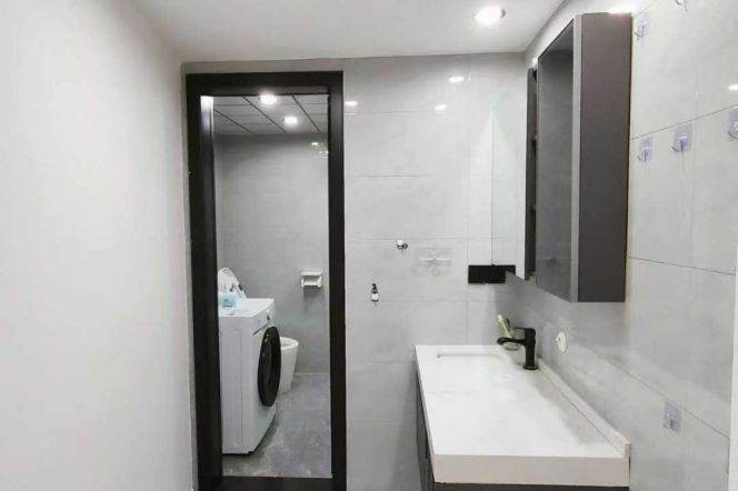 Zhongshan park 1br 1lr@L2/3/4,central AC/elevator/bright room
