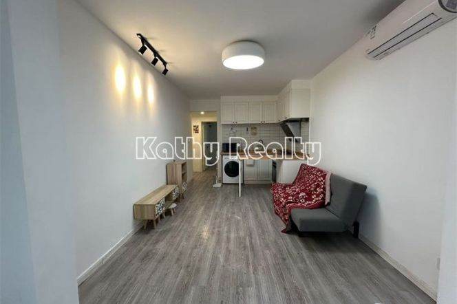 Floor heating 2BR APT Yard Changle Rd Shanxi Rd 10k