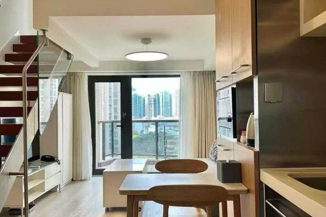 Loft one bedroom service apt 2mins to Langao Rd,free for gym & Wifi