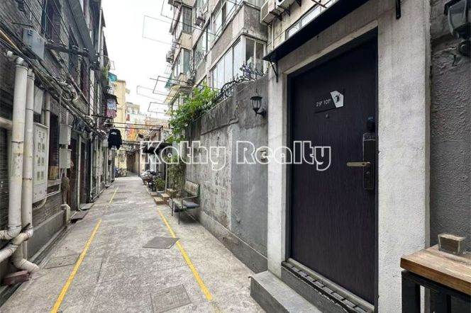 Floor heating 2BR APT Yard Changle Rd Shanxi Rd 10k