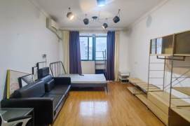 Cozy & Good price 1 br on HongQiao Rd . 5 mins walking to L 1/9/11 XuJiaHui St.
