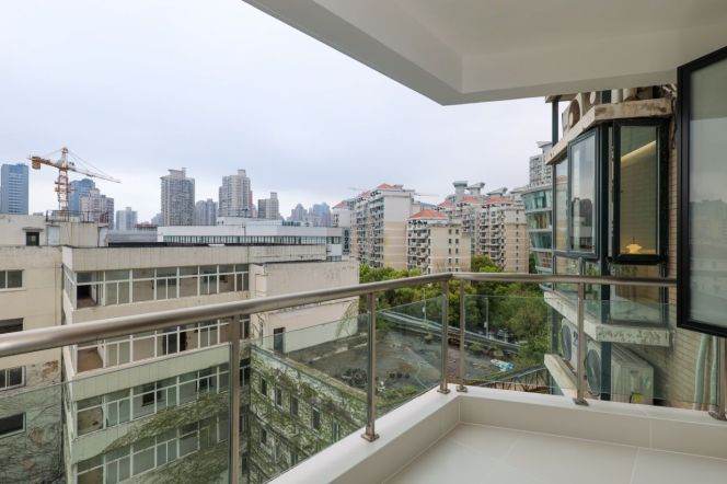 1br 80sqm nr Suzhou river ,Han Zhong road station