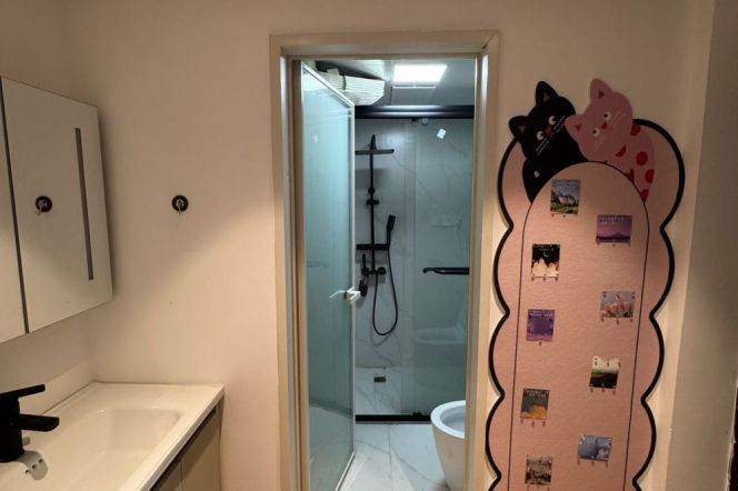 Separate Br & living+ Yard L2/15