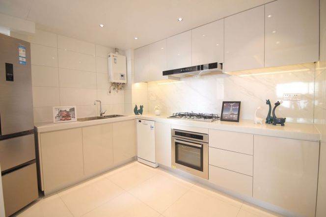 modern big 2brs great view floor heating beside IAPM line 1,10,12 