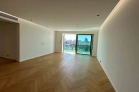 Brand new decoration  4brs with floor heating and balcony in  Xujiahui area 