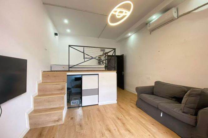 1 br 1 bt near line 1 10 12 south shanxi rd st 5 mins 