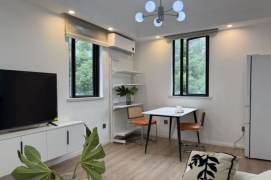 Zhangshan park 1br /  Spacious / Bright /Stairs