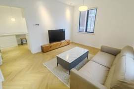 Modern & Bright 1 br with floor heating on ZhenNing Rd. L 2/11 JiangSu rd St.