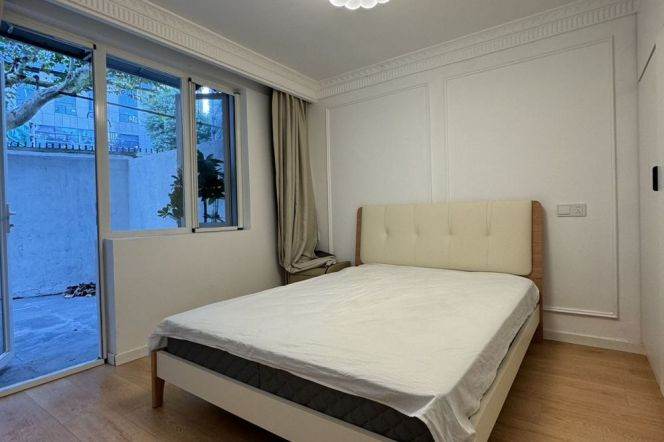 Separate Br & living+ Yard L2/15