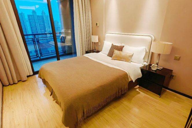modern 2brs floor heating good view beside line 7,12 Huang pu river only 16.5K 