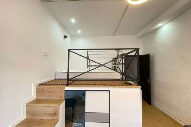 1 br 1 bt near line 1 10 12 south shanxi rd st 5 mins 