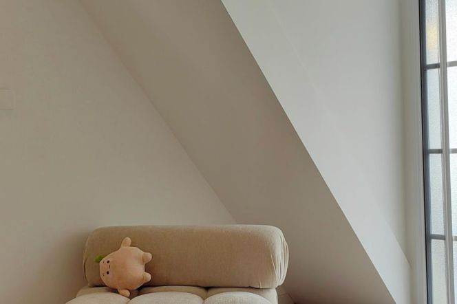 Unique & Modern 1 br with 2 terrace +floor heating in Old XuHui, easy to XuJiaHui + JiaoTong U 