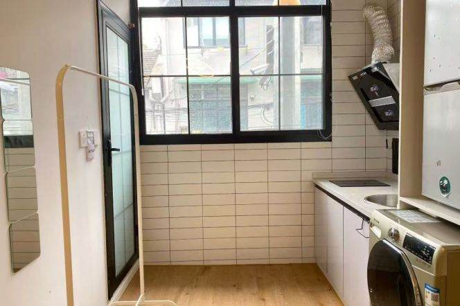 1 br 1 bt near line 1 10 12 south shanxi rd st 5 mins 