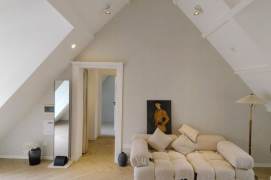 Unique & Modern 1 br with 2 terrace +floor heating in Old XuHui, easy to XuJiaHui + JiaoTong U 