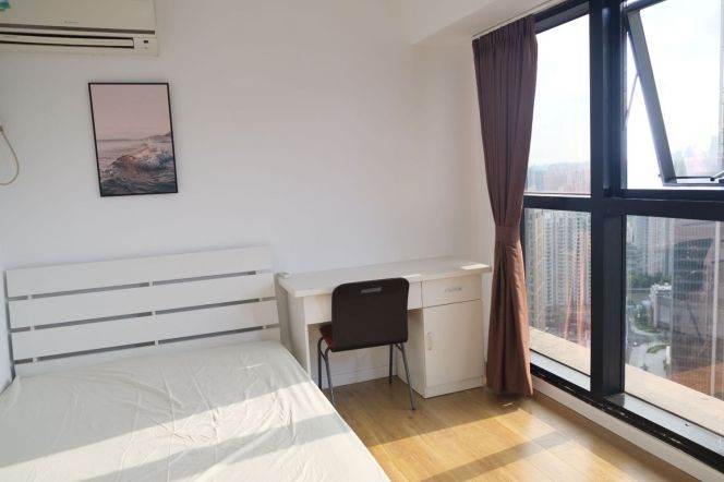 Big room with big windows near Hanzhong rd,close to ECNU/TJU