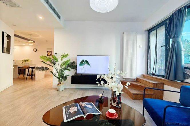 Big terrace 3Brs/2Lrs/2Bts apt nr Zhaojiabang rd,M1/7/9/11