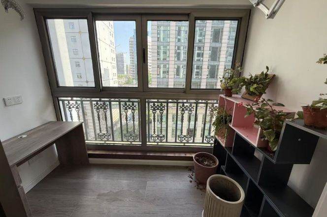 Sunny 2BR with Gym in Prime Location | Steps from 2 Metro Hubs & Shopping | 13,500 RMB/Month