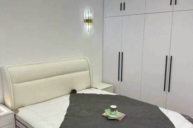 Loushanguan rd 2BR 1LR@L2/11,elevator/bright room/double south