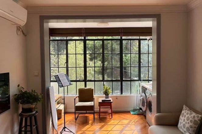 Sun-Drenched 1BR with Premium Views | Top Brand Appliances & South-Facing | 13,000 RMB/Month