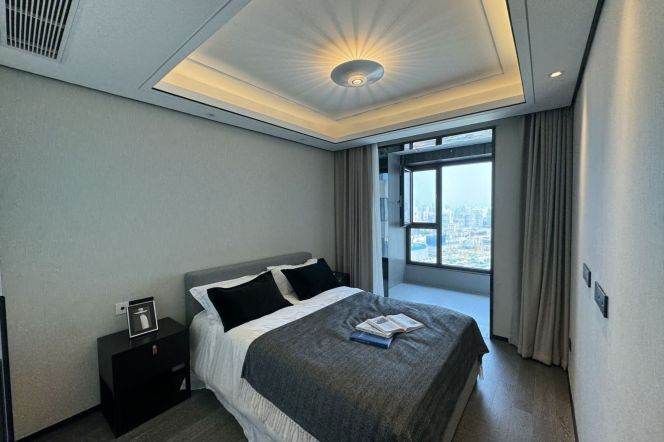 modern 2brs floor floor heating nice view near Xuhui Bundside line 7,12 many shopping mall