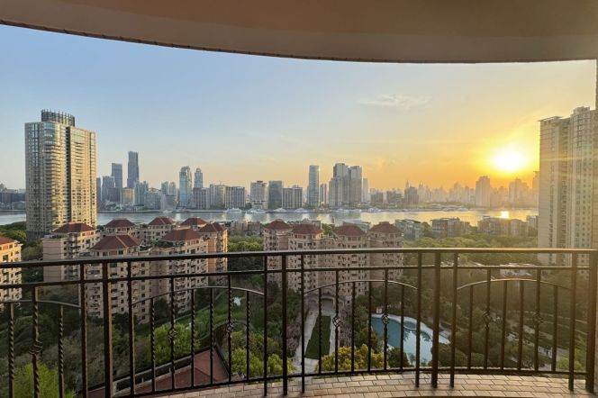 modern 3brs floor heating open balcony nice view beside Huang pu river IFC 33K