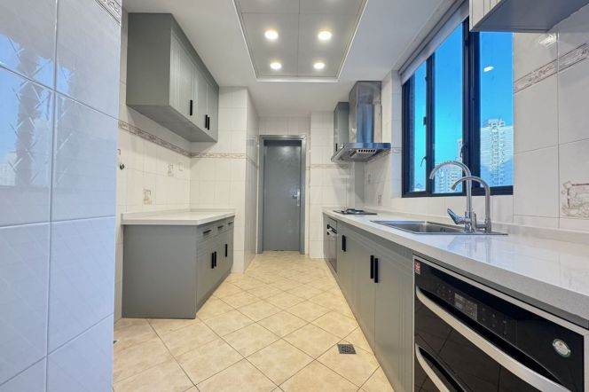 modern 3brs floor heating open balcony nice view beside Huang pu river IFC 33K