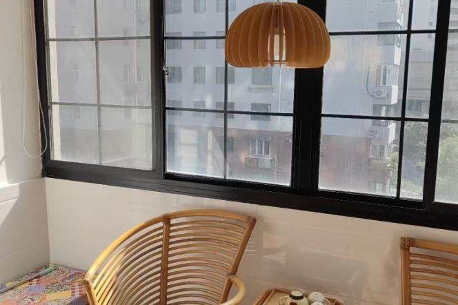 Jiaotong University elevator 1BR apartment