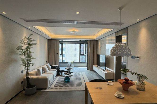 modern 2brs floor floor heating nice view near Xuhui Bundside line 7,12 many shopping mall